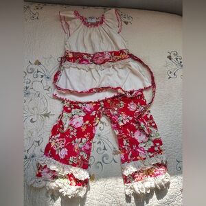 Two piece floral Ann Loren set. Size 6 girls.